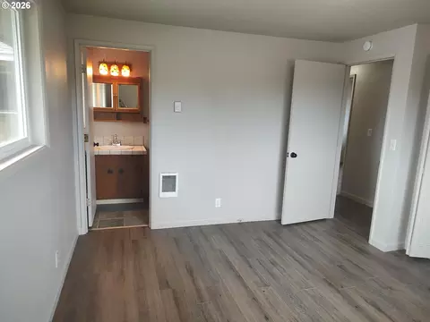 Bedroom - 778 V St, Springfield, OR 97477 photo 3 of 3