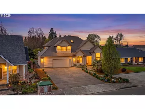 2815 Hazelnut Dr, Woodburn, OR 97071