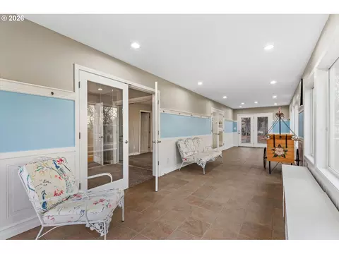 Entry Way - 10 W Sprague St, Echo, OR 97826 photo 1 of 2