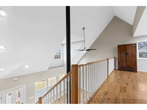 Entry Way - 10 W Sprague St, Echo, OR 97826 photo 2 of 2