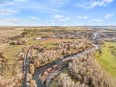 View/Area - 10 W Sprague St, Echo, OR 97826 photo 1 of 5