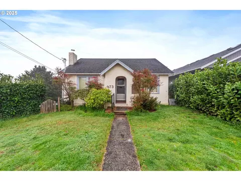 973 N Elliott St, Coquille, OR 97423