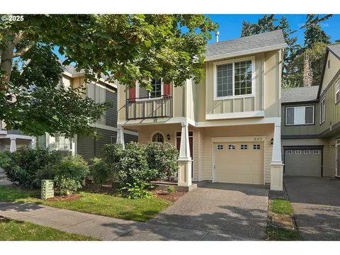 953 SE Albertine St, Hillsboro, OR 97123