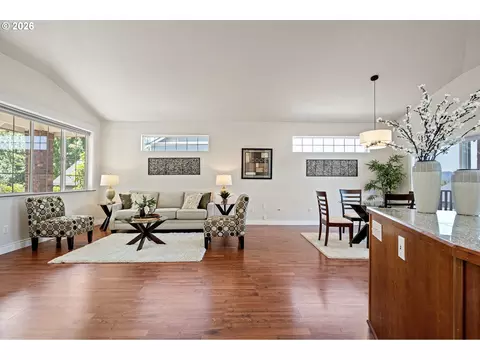 Living - 3466 Ambleside Dr, Springfield, OR 97477 photo 4 of 8