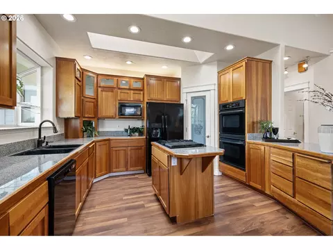 Kitchen - 3466 Ambleside Dr, Springfield, OR 97477 photo 1 of 4