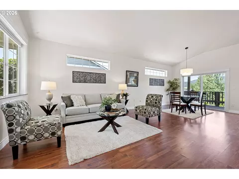 Living - 3466 Ambleside Dr, Springfield, OR 97477 photo 1 of 8
