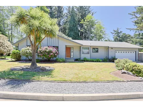 1155 Tideview Ter, Coos Bay, OR 97420