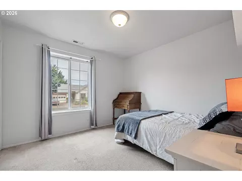 Bedroom - 963 Marquet Way, Eugene, OR 97401 photo 4 of 6