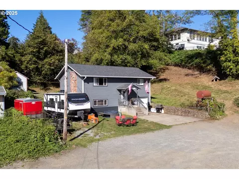 36090 8th St, Nehalem, OR 97131