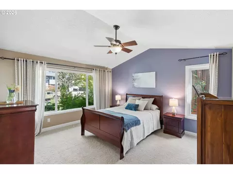 Bedroom - 17295 Hanneman Ct, Gladstone, OR 97027 photo 1 of 4