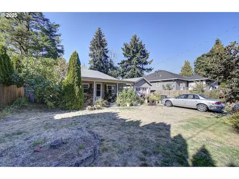2618 E 27th St, Vancouver, WA 98661