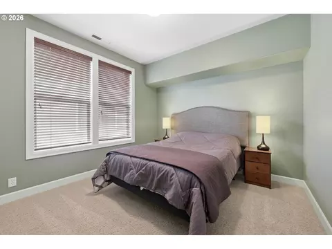 Bedroom - 2230 Turnberry Ct, Eugene, OR 97401 photo 3 of 4
