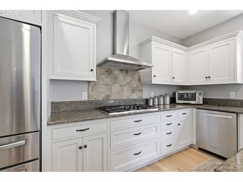 Kitchen - 2230 Turnberry Ct, Eugene, OR 97401 photo 2 of 5