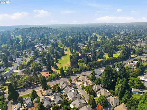 View/Area - 2230 Turnberry Ct, Eugene, OR 97401 photo 3 of 3