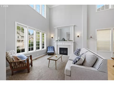 Living - 2230 Turnberry Ct, Eugene, OR 97401 photo 1 of 5