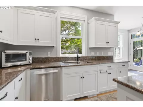 Kitchen - 2230 Turnberry Ct, Eugene, OR 97401 photo 5 of 5