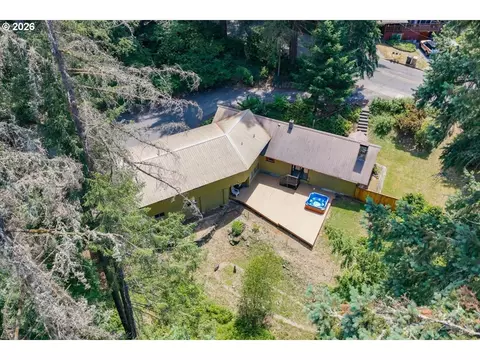 940 Oak Ter, Sweet Home, OR 97386