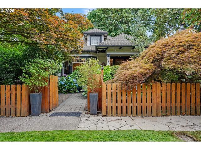 185 19th St SE, Salem, OR 97301