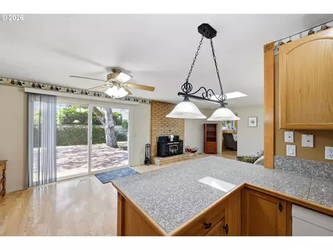 Kitchen - 4700 Thunderbird St, Eugene, OR 97404 photo 1 of 3