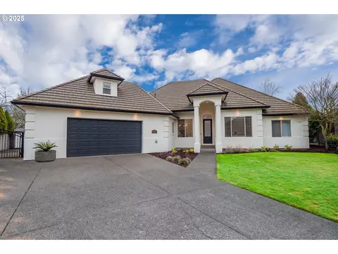3476 Lakeside Dr, Eugene, OR 97401