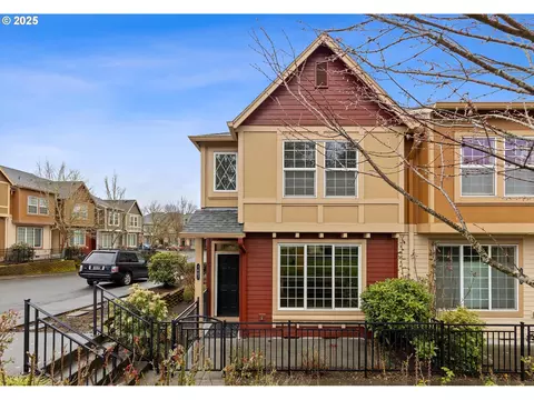 1607 SW 170th Ave, Beaverton, OR 97003