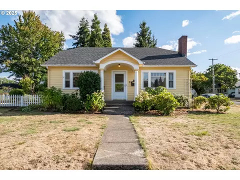 212 E Vine St, Lebanon, OR 97355