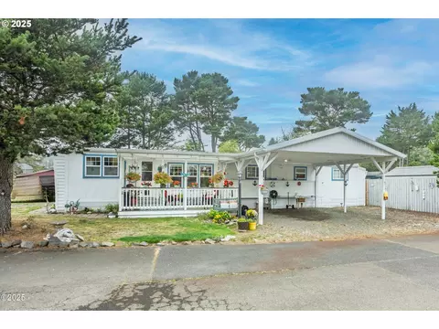 4800 SE Inlet Ave #37, Lincoln City, OR 97367