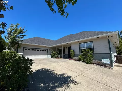 Exterior - 2148 Willow Loop, Florence, OR 97439 photo 4 of 8