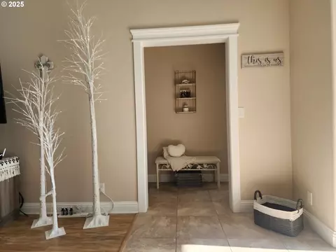 Entry Way - 2148 Willow Loop, Florence, OR 97439 photo 1 of 1