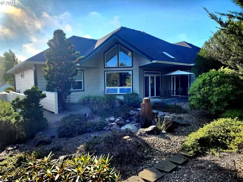 Exterior - 2148 Willow Loop, Florence, OR 97439 photo 3 of 8