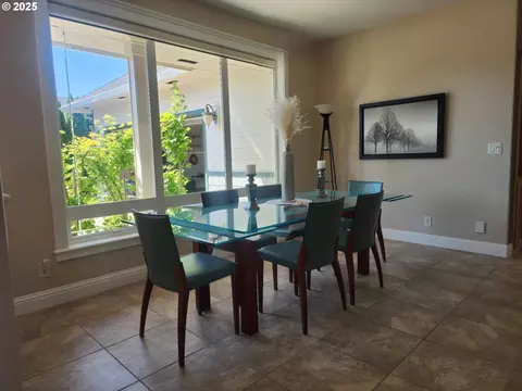 Dining - 2148 Willow Loop, Florence, OR 97439 photo 1 of 2