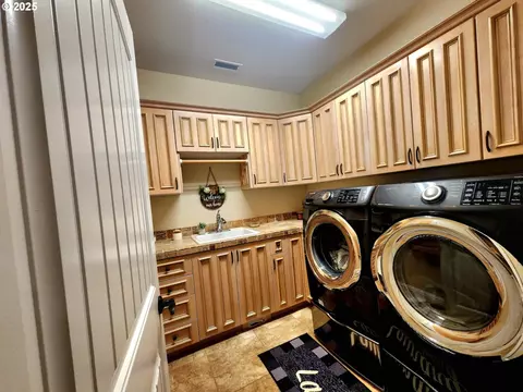Other - 2148 Willow Loop, Florence, OR 97439 photo 4 of 8