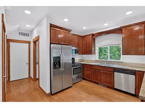 Kitchen - 69468 E Rolling Green Ct, Welches, OR 97067 photo 4 of 4