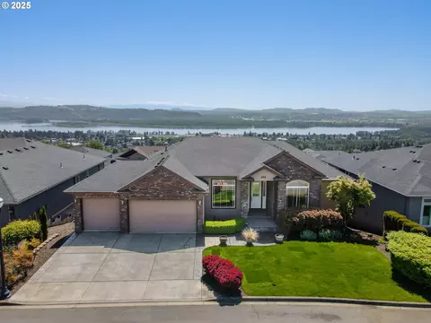 698 W Dogwood St, Washougal, WA 98671
