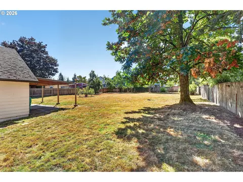 Exterior - 4520 SE Chase Rd, Gresham, OR 97080 photo 6 of 11