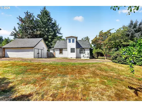 Exterior - 4520 SE Chase Rd, Gresham, OR 97080 photo 3 of 11