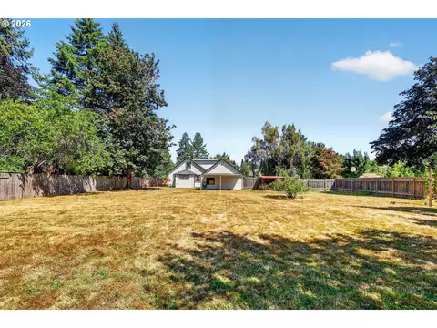 Exterior - 4520 SE Chase Rd, Gresham, OR 97080 photo 10 of 11
