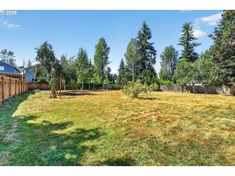 Exterior - 4520 SE Chase Rd, Gresham, OR 97080 photo 8 of 11