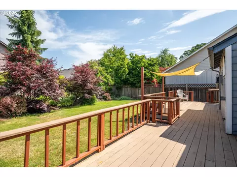 Exterior - 3461 Merryvale Rd, Eugene, OR 97404 photo 8 of 10