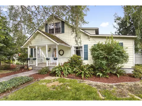 1241 Division St, Oregon City, OR 97045