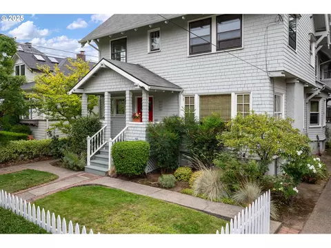 2253 NW Irving St NW, Portland, OR 97210