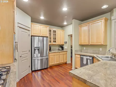 Kitchen - 19913 SE 8th Way, Camas, WA 98607 photo 1 of 3
