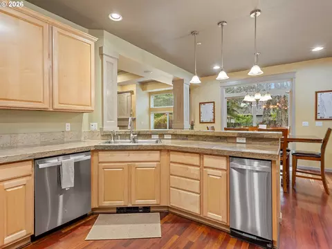 Kitchen - 19913 SE 8th Way, Camas, WA 98607 photo 3 of 3