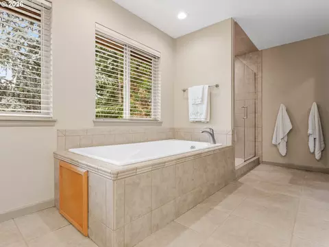 Bath - 19913 SE 8th Way, Camas, WA 98607 photo 3 of 5