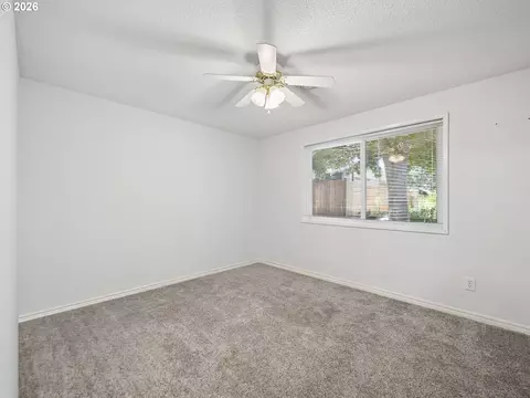 Bedroom - 18035 Bodley Ct, Sandy, OR 97055 photo 4 of 6