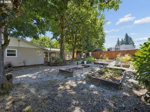 Exterior - 18035 Bodley Ct, Sandy, OR 97055 photo 5 of 10