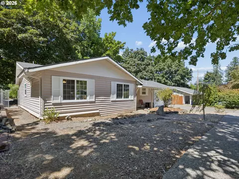 Exterior - 18035 Bodley Ct, Sandy, OR 97055 photo 2 of 10