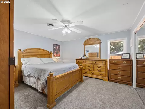 Bedroom - 18035 Bodley Ct, Sandy, OR 97055 photo 2 of 6
