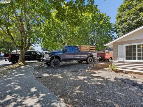 Exterior - 18035 Bodley Ct, Sandy, OR 97055 photo 4 of 10
