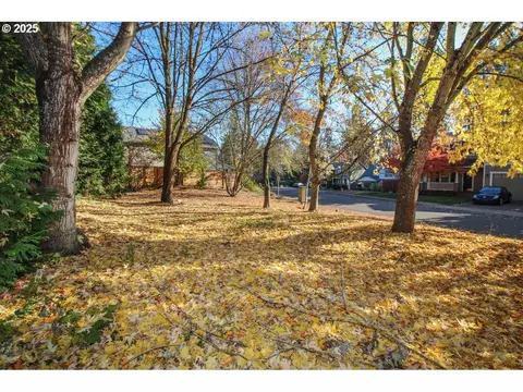 SW Pihas St, Tigard, OR 97223